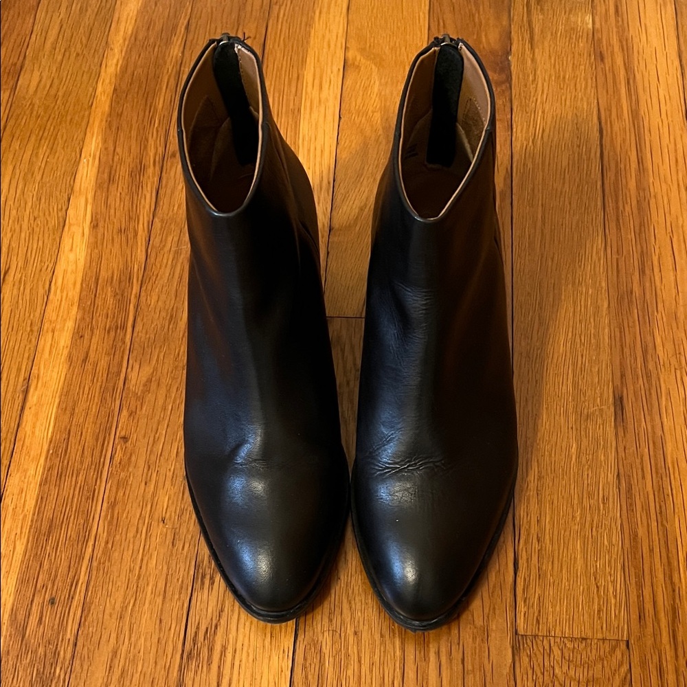 Seychelles Floodplain Black Leather Heeled Ankle Boots